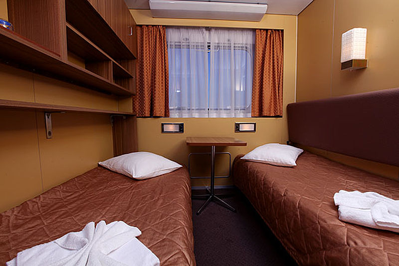 MS Georgy Chicherin twin cabin