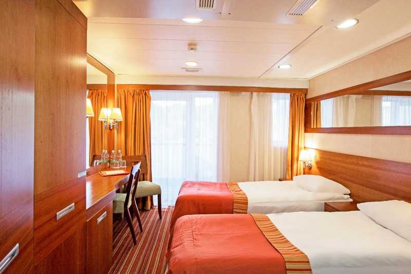 MS Rostropovich Mariinski Suite Twin Boat Deck With Balcony cabin