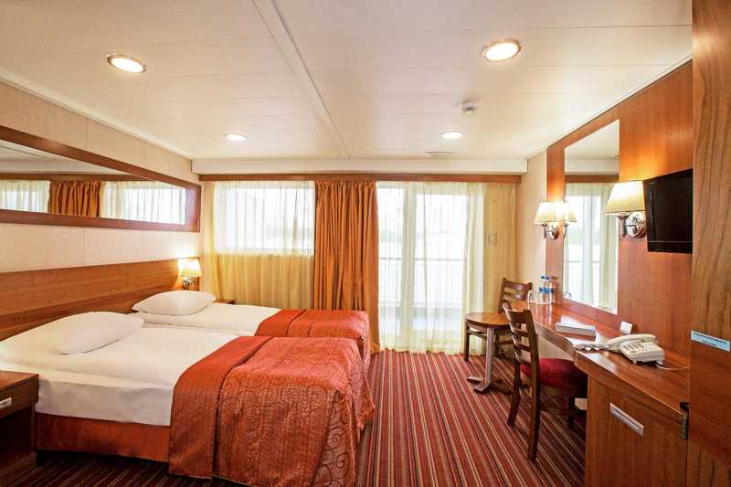 MS Rostropovich Deluxe Twin Boat Deck With Balcony cabin