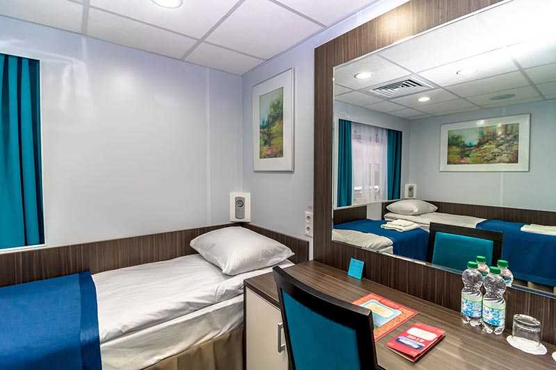 MS Nikolay Chernyshevsky single suite