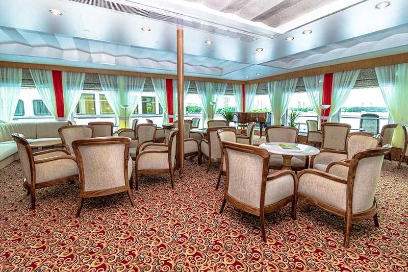 MS Nikolay Chernyshevsky lobby bar