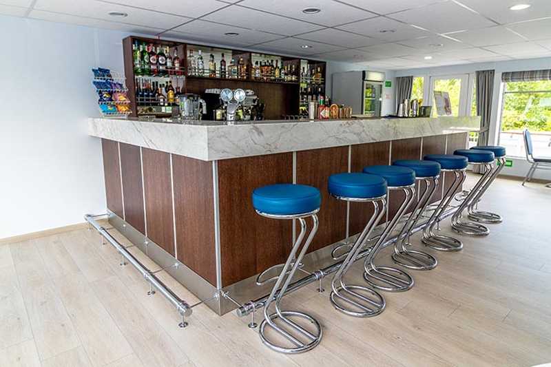 MS Nikolay Chernyshevsky bar