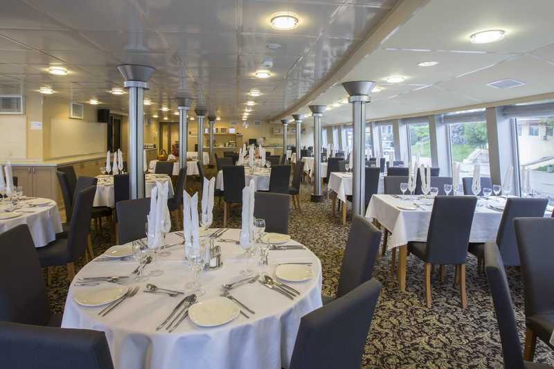 MS Rostropovich restaurant