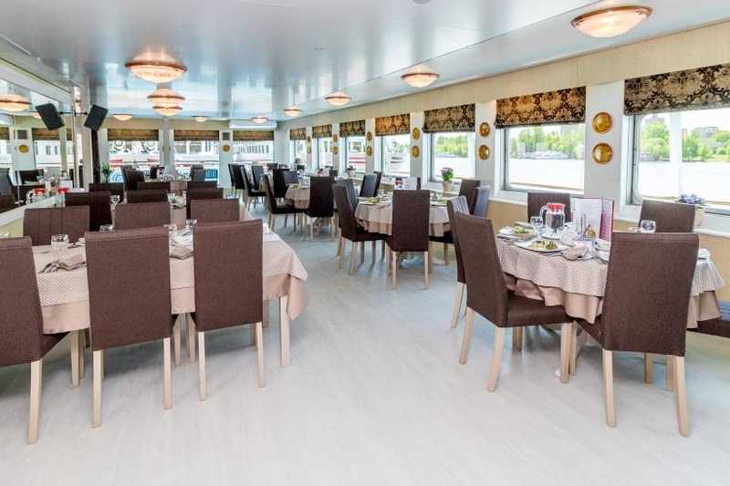 MS Nizhny Novgorod restaurant