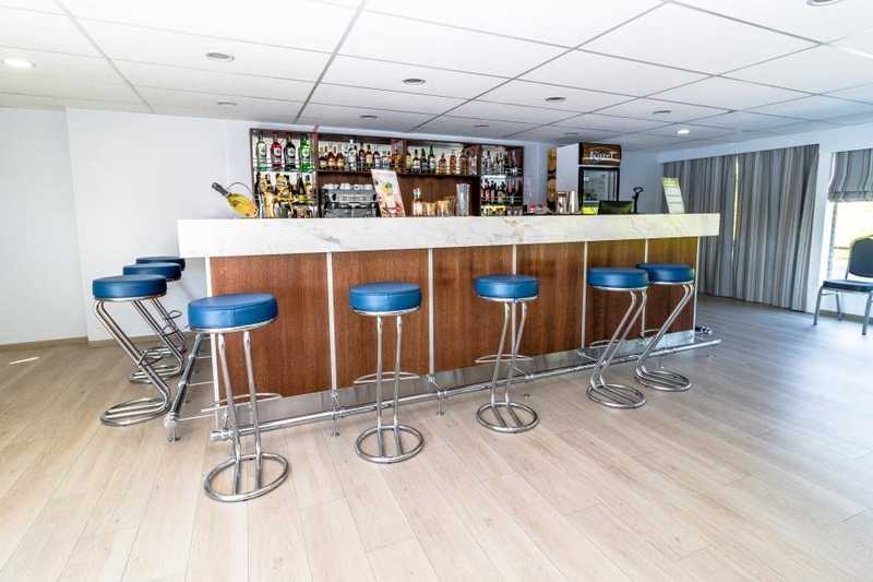 MS Nizhny Novgorod  bar
