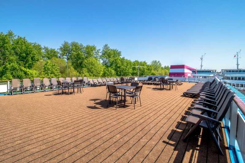 MS Nizhny Novgorod deck for sun baths