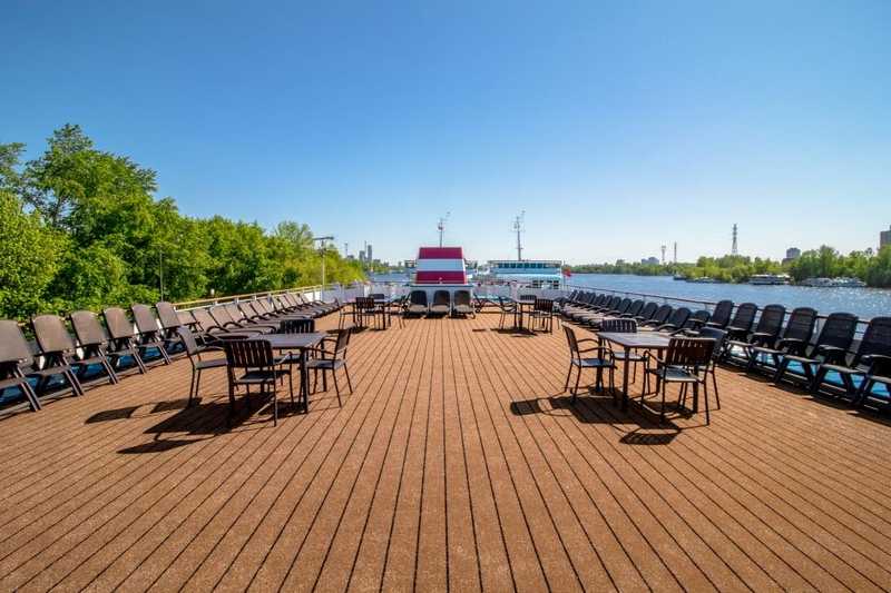 MS Nizhny Novgorod sun baths deck