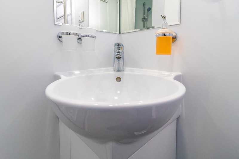 MS Nizhny Novgorod cabin washbasin