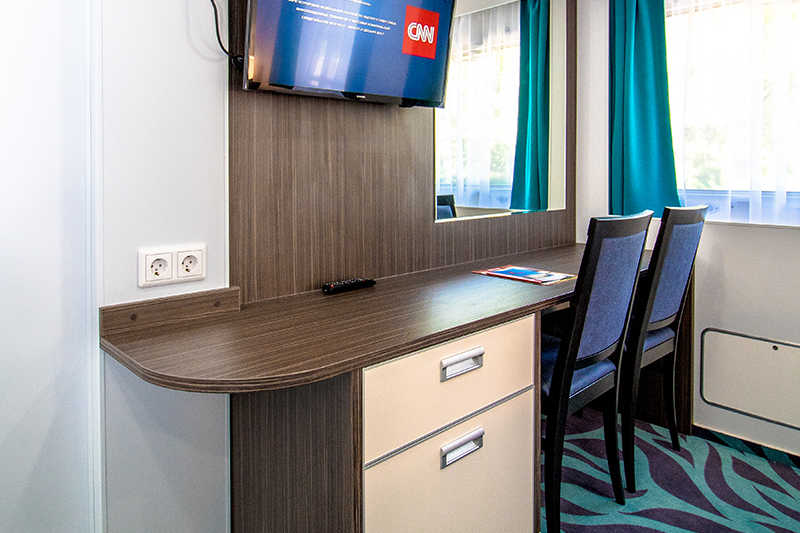 MS Konstantin Fedin deluxe middle deck cabin