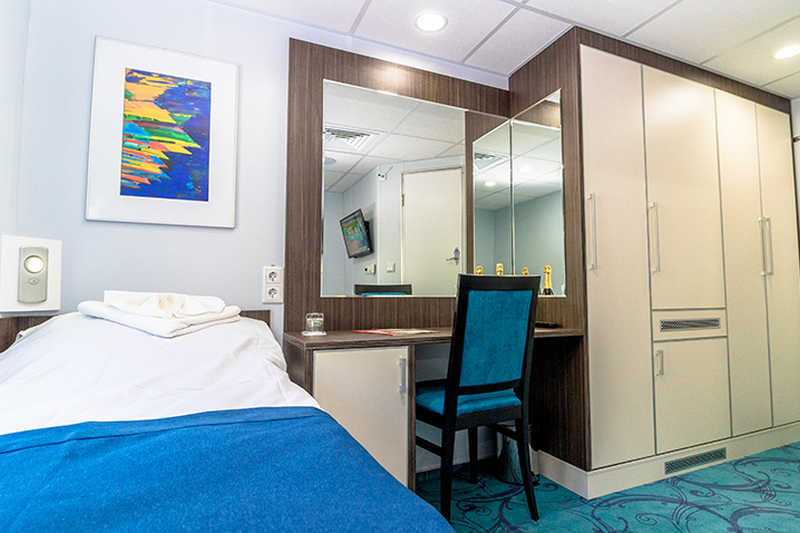 MS Konstantin Fedin twin cabin