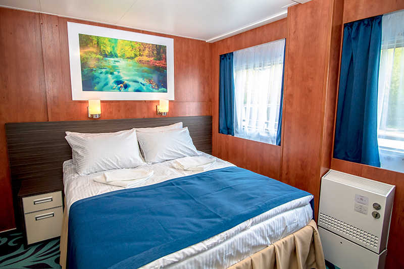 MS Kronshtadt suite