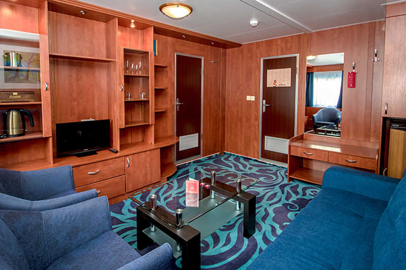 MS Kronshtadt suite