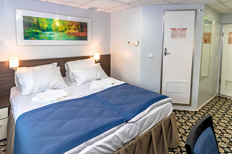 MS Kronshtadt deluxe main deck cabin cabin
