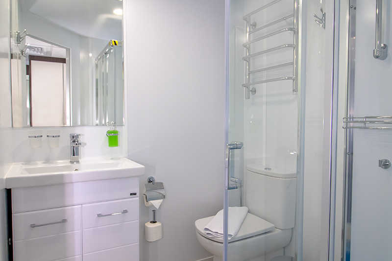 MS Kronshtadt deluxe main deck cabin bathroom