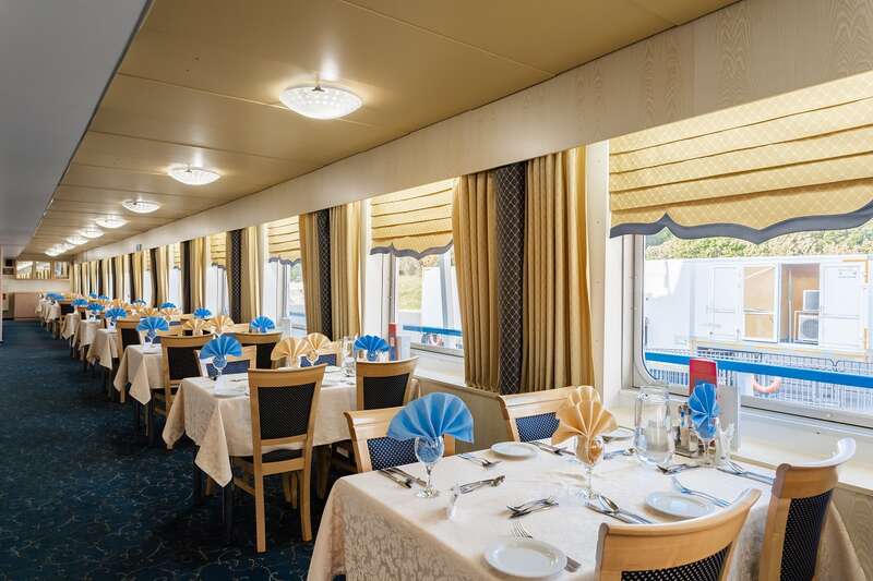 MS Georgy Chicherin restaurant