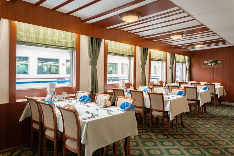 MS Georgy Chicherin restaurant