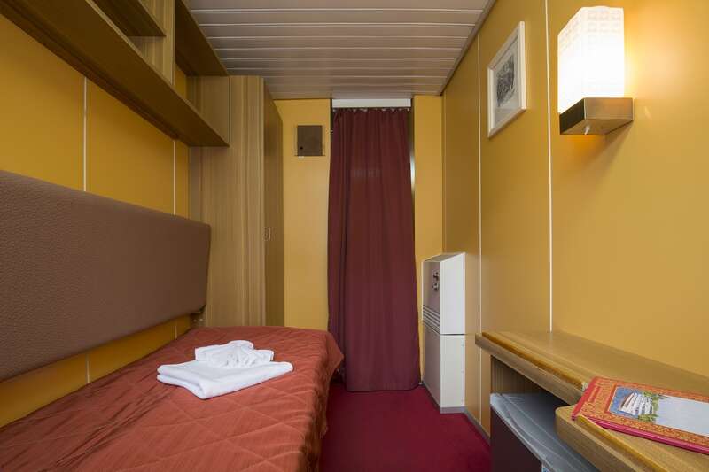 MS Georgy Chicherin single cabin