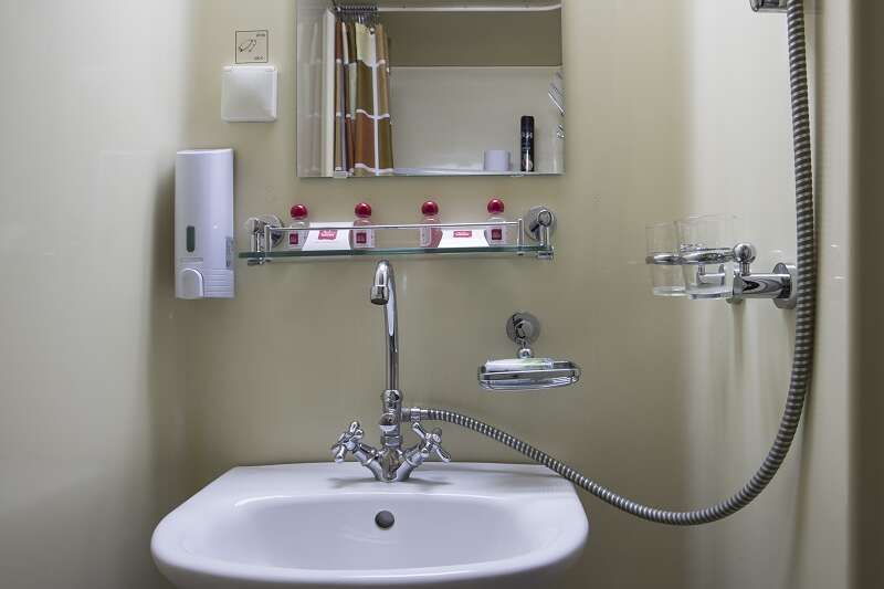 MS Georgy Chicherin cabin bathroom