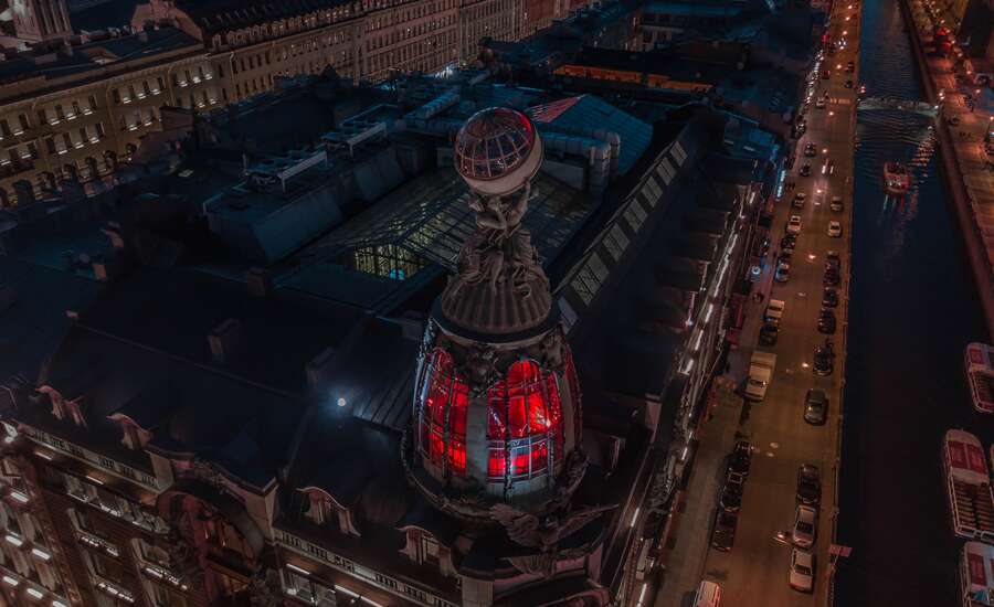 Dom Knigi and the Singer Building, St Petersburg