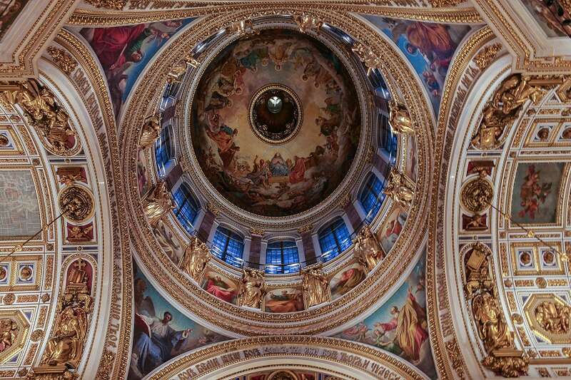 St. Isaacs Cathedral, St Petersburg, Russia
Photo by  jacqueline macou website Pixabay 