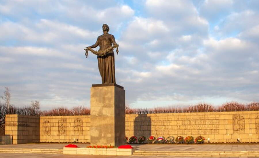 The Piskariovsky Memorial Cemetery